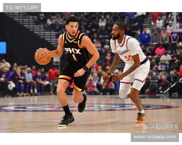 布克与中文布克合影互动投篮视频引发球迷热议